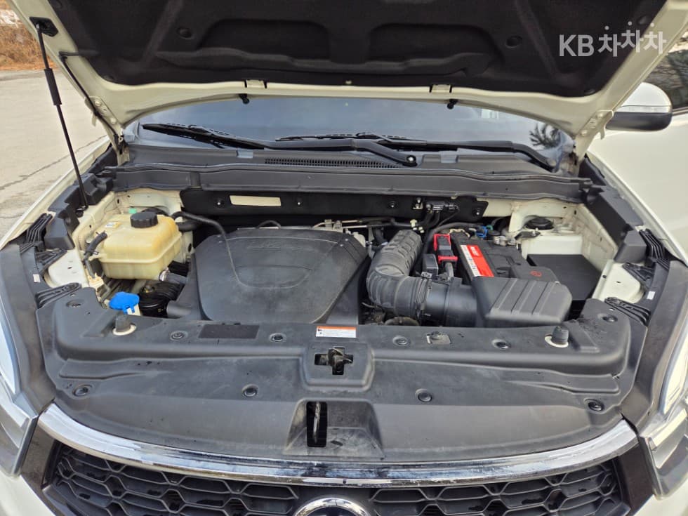 КейДжи Мобилити Нов코란도 C2.0 어드벤처 60th 에디션 4x4 - 6