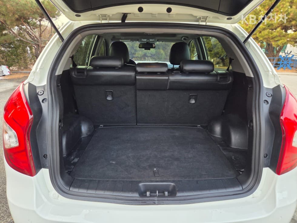 КейДжи Мобилити Нов코란도 C2.0 어드벤처 60th 에디션 4x4 - 25