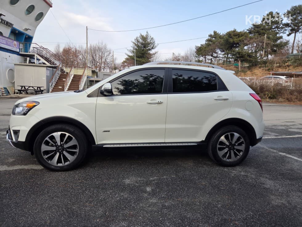 КейДжи Мобилити Нов코란도 C2.0 어드벤처 60th 에디션 4x4 - 23