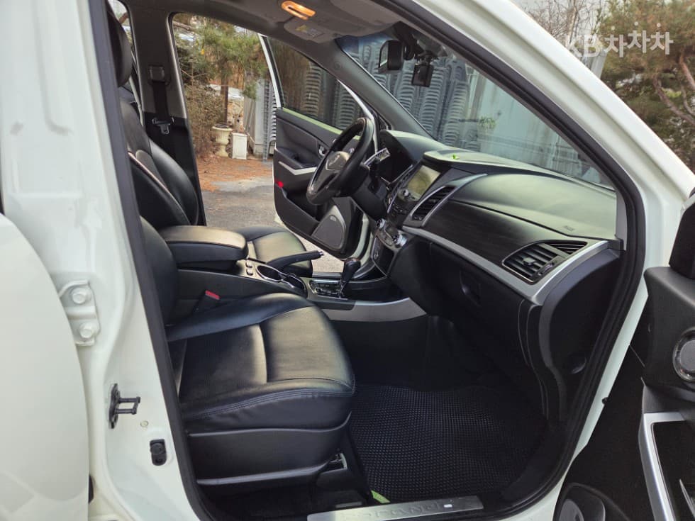 КейДжи Мобилити Нов코란도 C2.0 어드벤처 60th 에디션 4x4 - 19