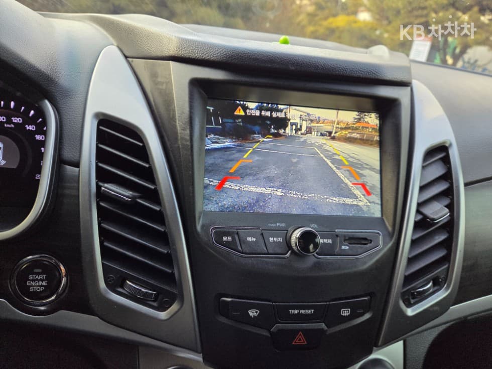 КейДжи Мобилити Нов코란도 C2.0 어드벤처 60th 에디션 4x4 - 9