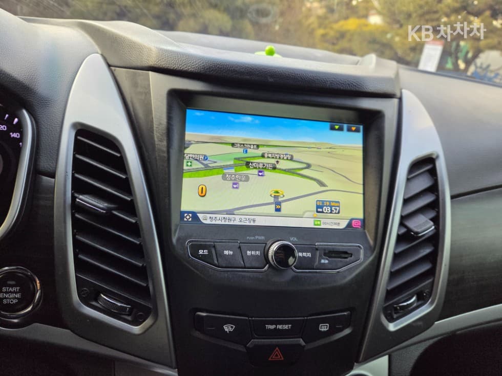 КейДжи Мобилити Нов코란도 C2.0 어드벤처 60th 에디션 4x4 - 8