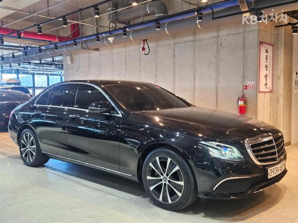 Mercedes-Benz E-Class (W213)E300e Exclusive - 3