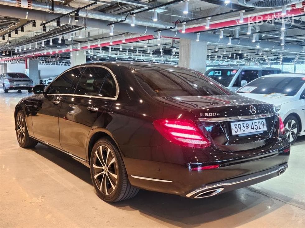 Mercedes-Benz E-Class (W213)E300e Exclusive - 5