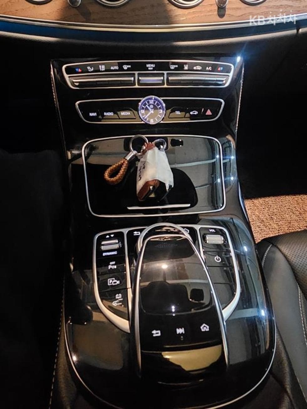 Mercedes-Benz E-Class (W213)E300e Exclusive - 14