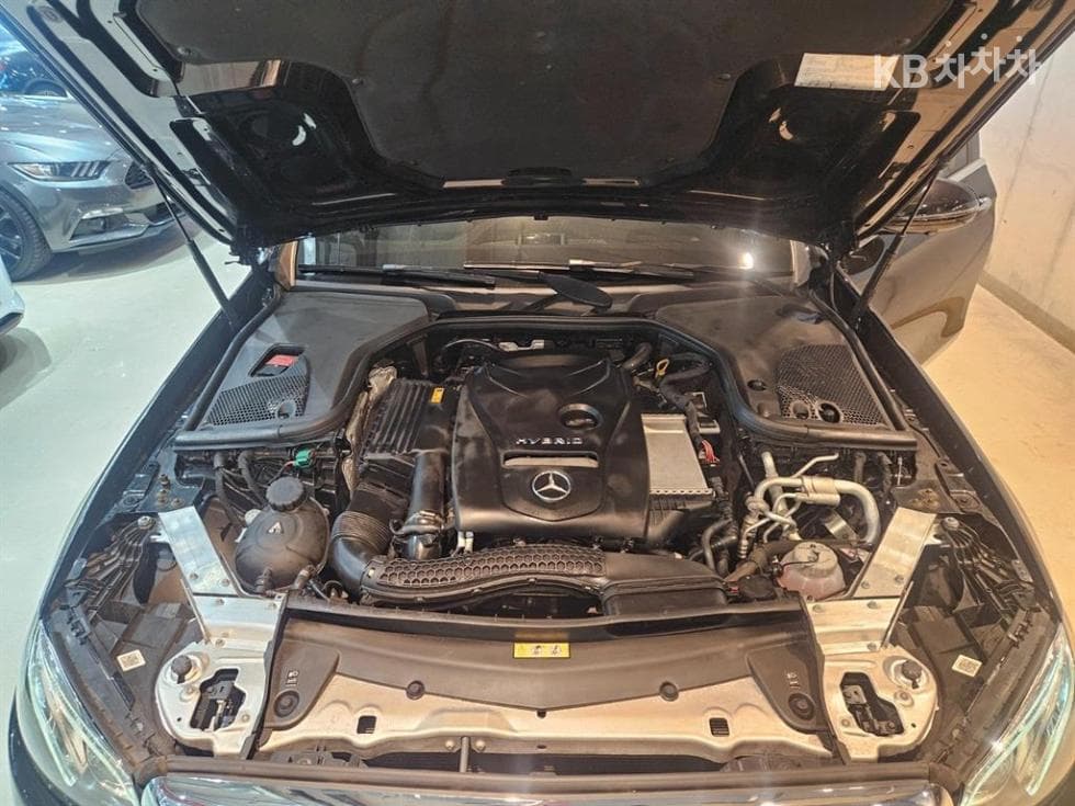 Mercedes-Benz E-Class (W213)E300e Exclusive - 20