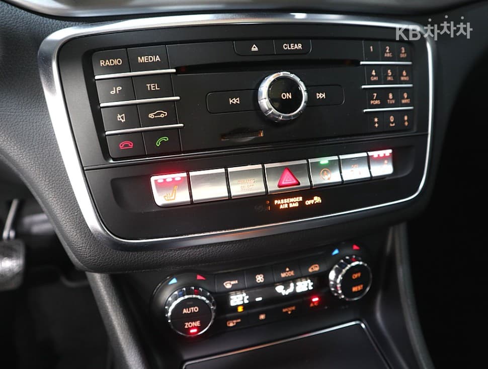 Mercedes-Benz GLA X156GLA220 Premium - 12