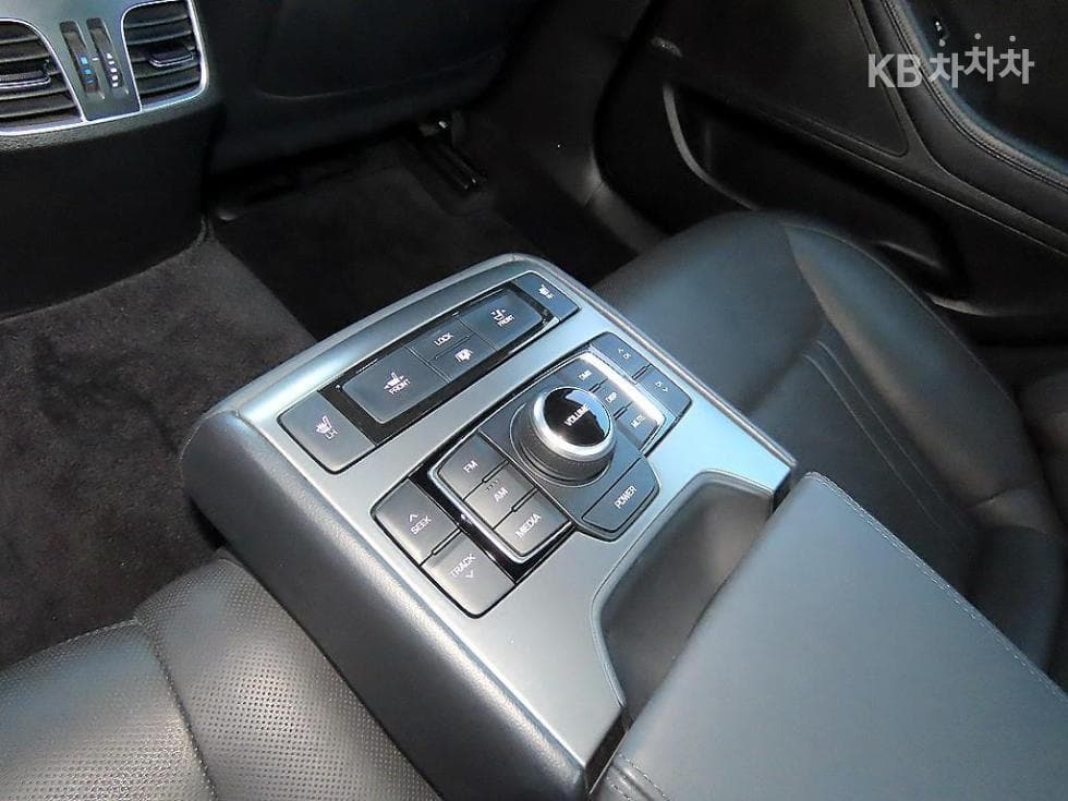 Hyundai GenesisDHG330 Premium - 17