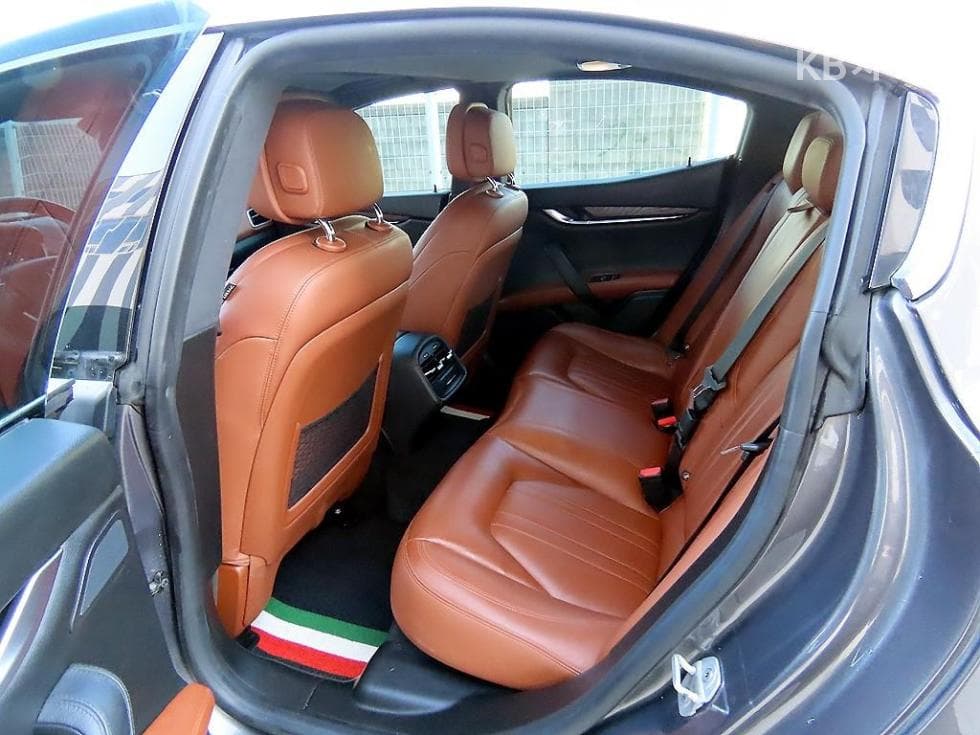 마세라티 기블리3.0 스포츠 - 6