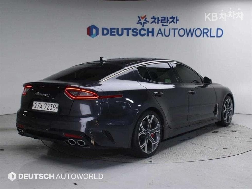 Kia Stinger2.0 Turbo 2WD 플래티넘 - 2