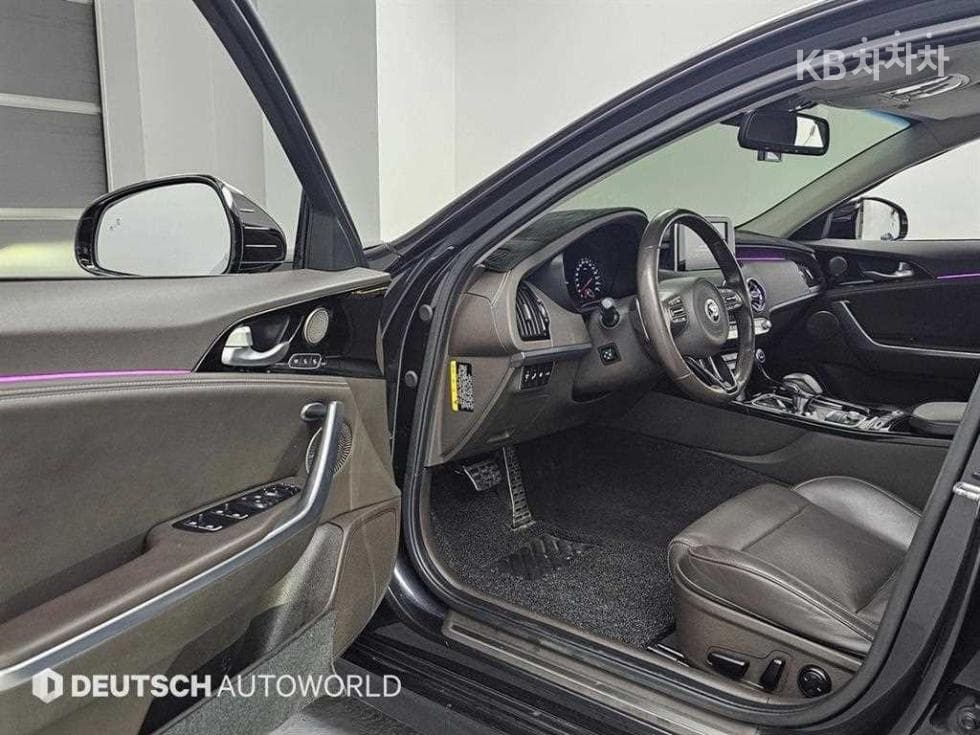 Kia Stinger2.0 Turbo 2WD 플래티넘 - 11