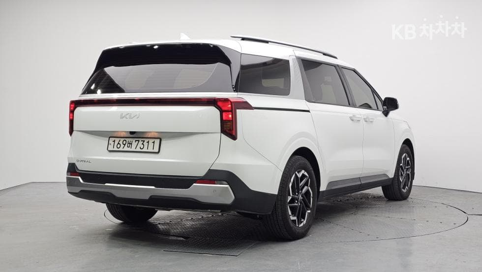 Kia The New (facelift) Carnival 4th generationD2.2 9-seater Prestige - 2