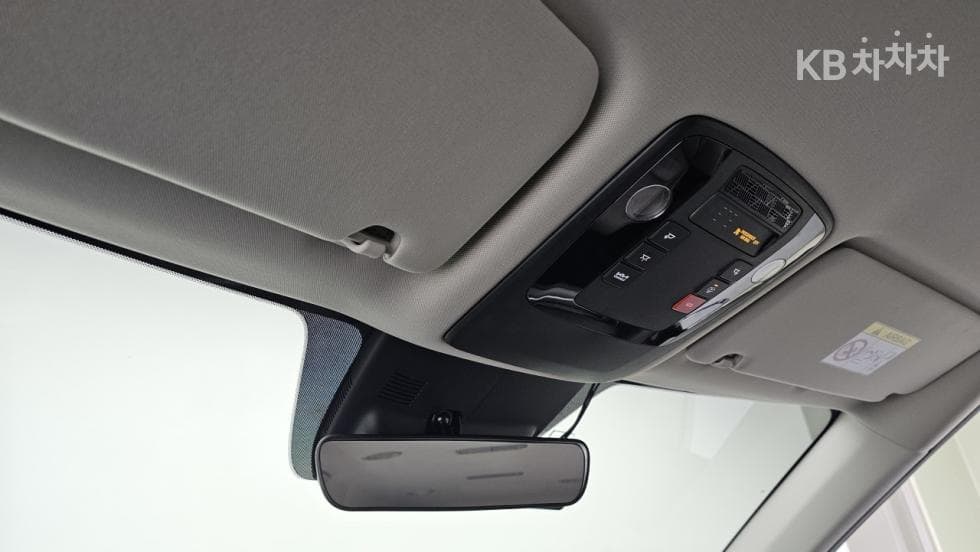 Kia The New (facelift) Carnival 4th generationD2.2 9-seater Prestige - 7