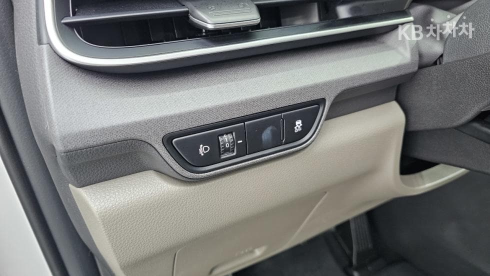 Kia The New (facelift) Carnival 4th generationD2.2 9-seater Prestige - 12