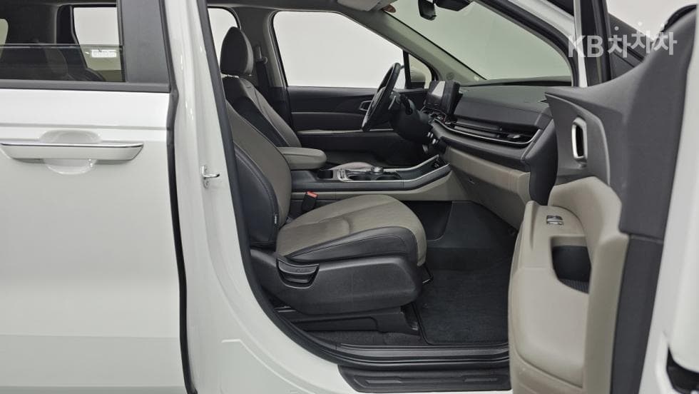 Kia The New (facelift) Carnival 4th generationD2.2 9-seater Prestige - 15