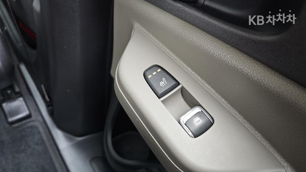 Kia The New (facelift) Carnival 4th generationD2.2 9-seater Prestige - 17