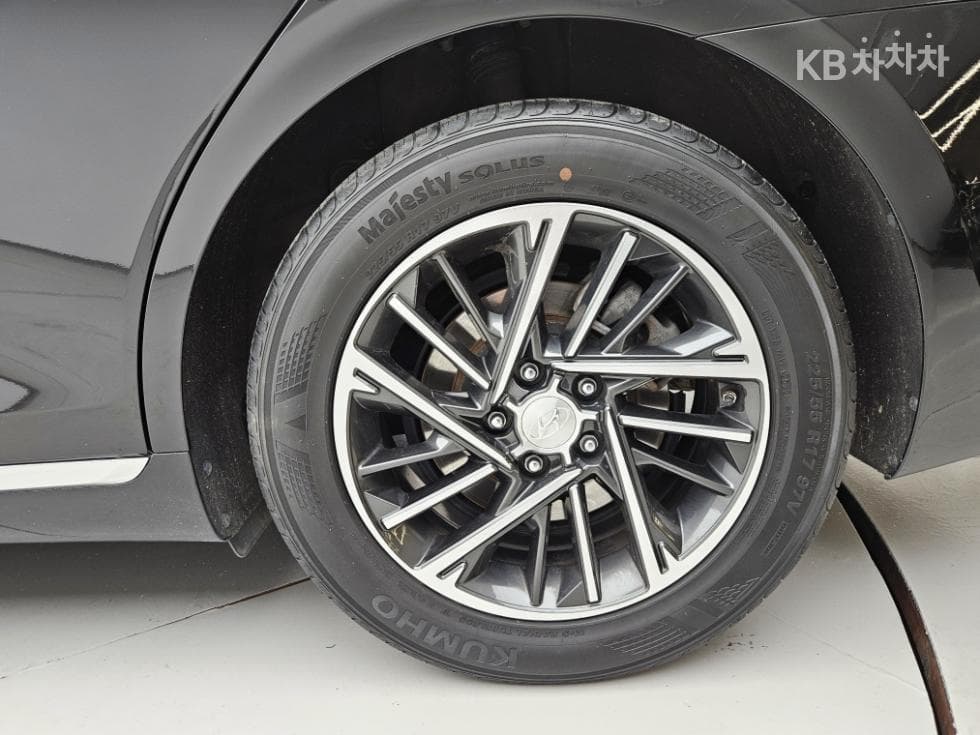 Hyundai The New (facelift) Grandeur (Azera)2.5 Premium - 20