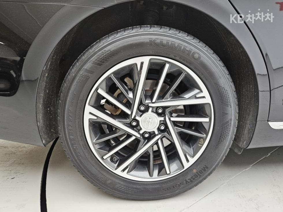 Hyundai The New (facelift) Grandeur (Azera)2.5 Premium - 21