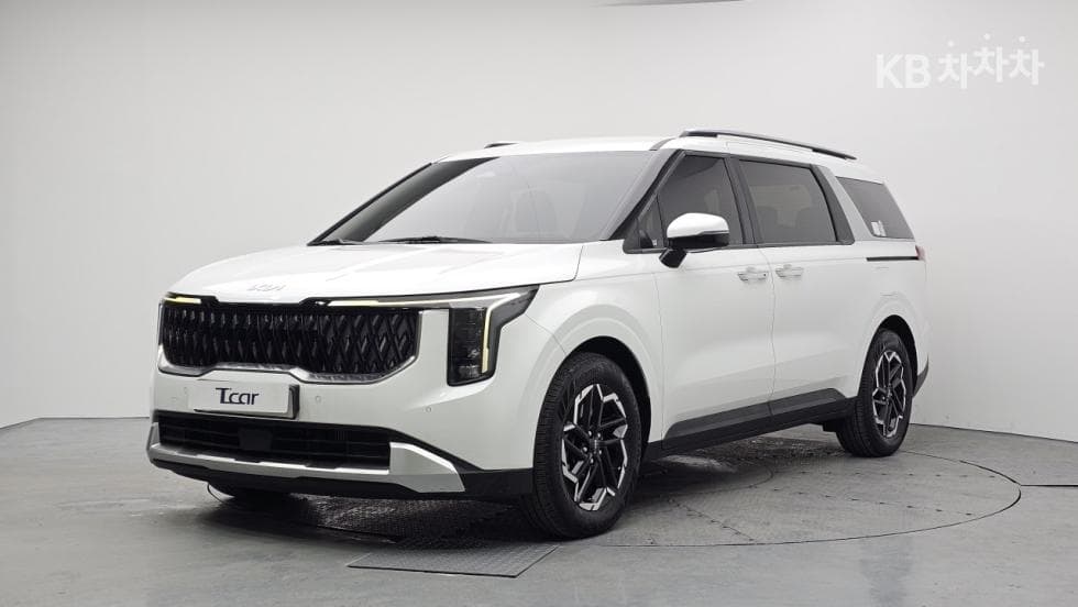 Kia The New (facelift) Carnival 4th generation D2.2 9-seater Prestige - Image 1