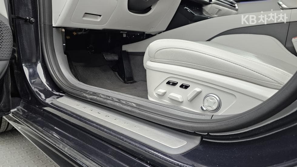 Hyundai The All New Grandeur (Azera)3.5 Gasoline 2WD Exclusive - 11