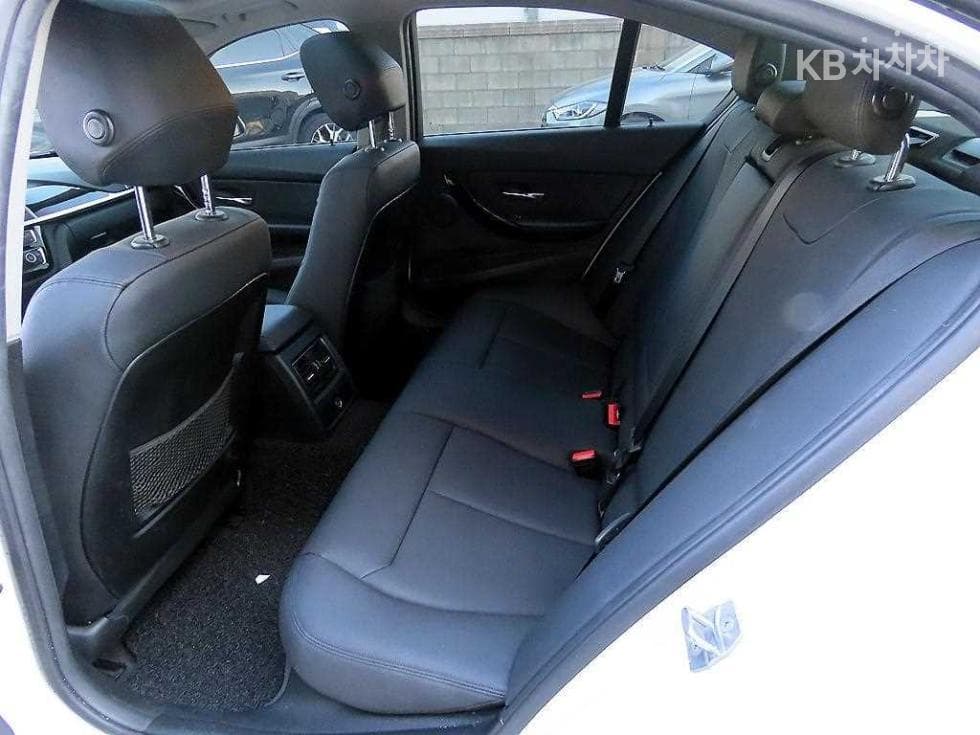 BMW Нов3 Серия320d xDrive F30 - 6