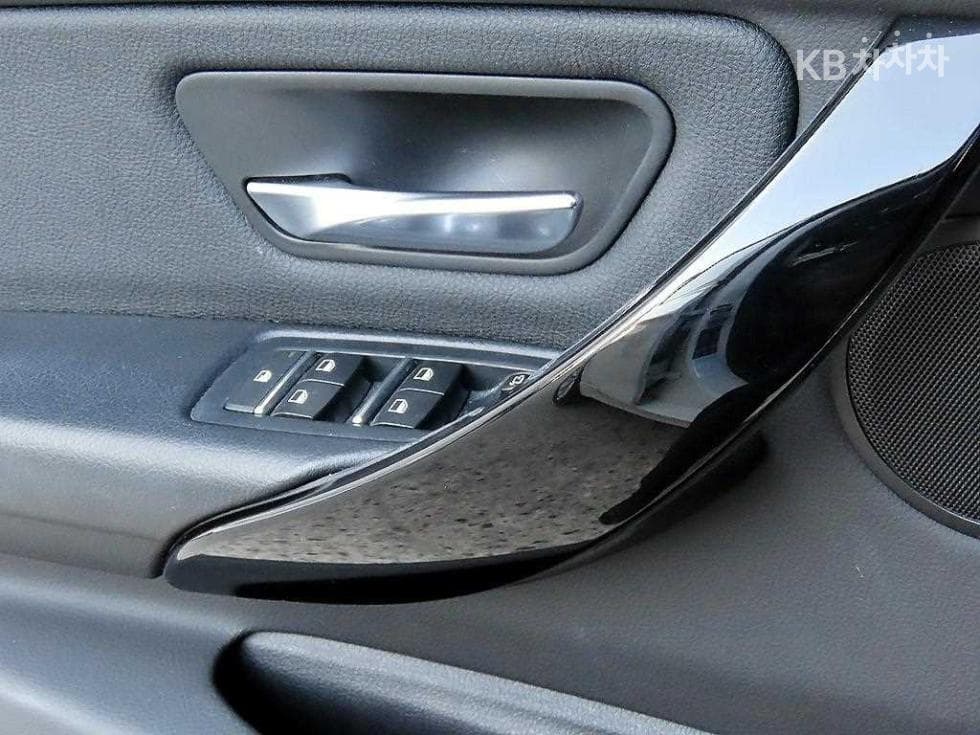 BMW Нов3 Серия320d xDrive F30 - 12