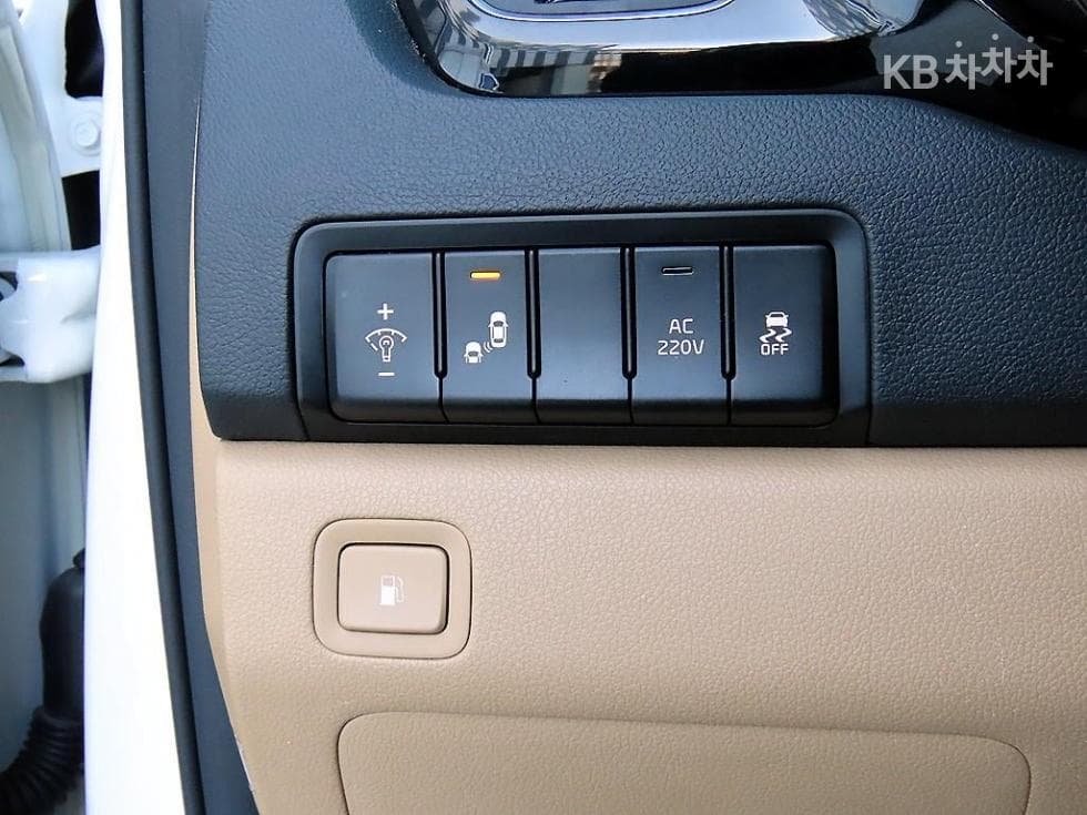 Kia All New Carnival9-seater 2.2 Diesel Prestige - 13