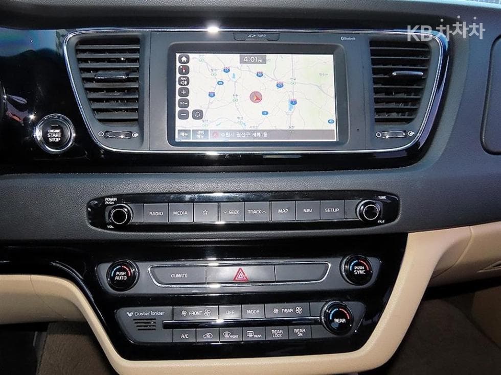 Kia All New Carnival9-seater 2.2 Diesel Prestige - 14