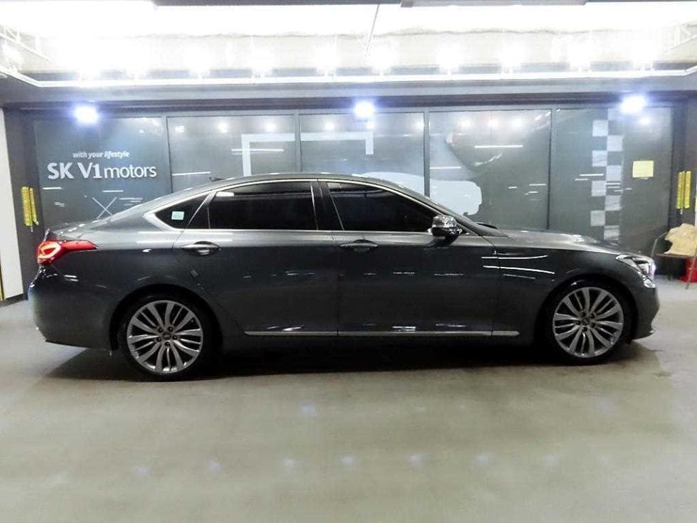 Genesis G803.3 GDI AWD Prestige - 3
