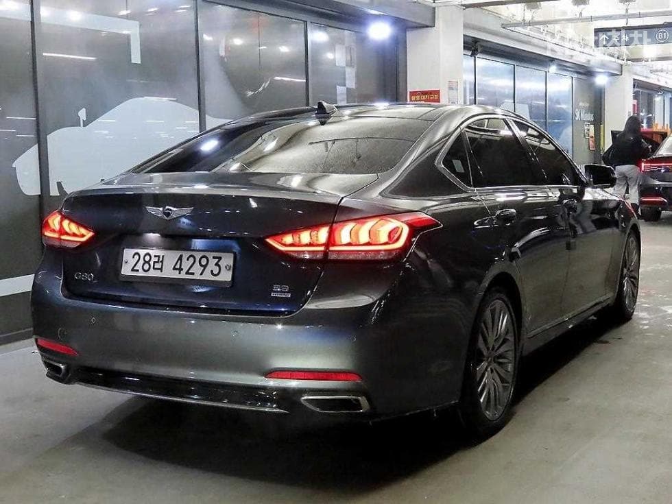 Genesis G803.3 GDI AWD Prestige - 4