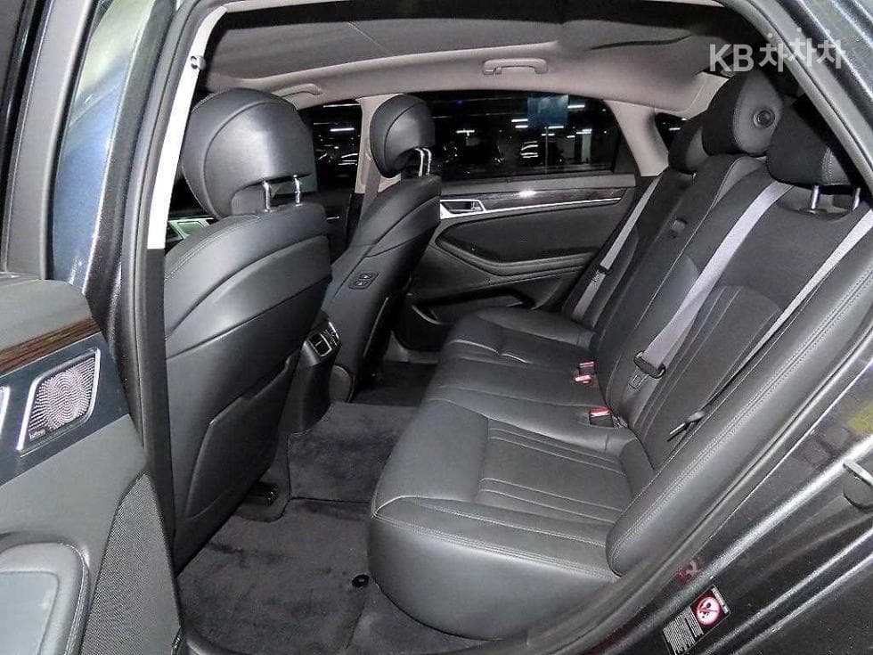 Genesis G803.3 GDI AWD Prestige - 7
