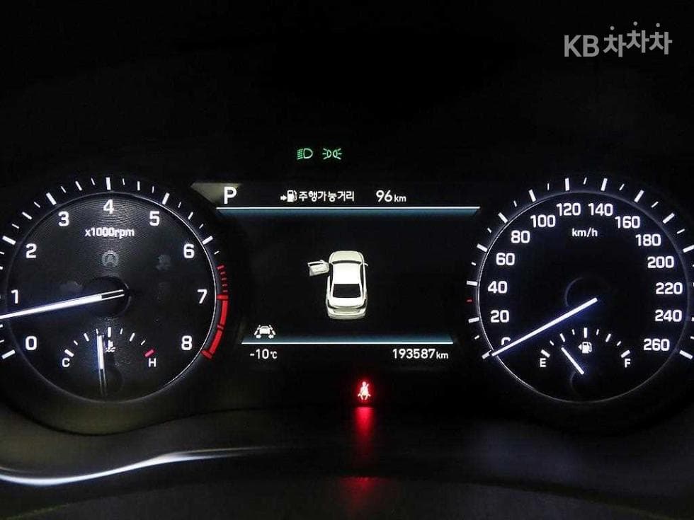 Genesis G803.3 GDI AWD Prestige - 9