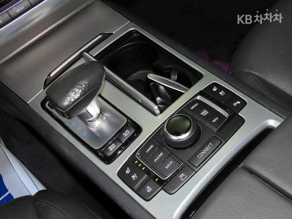 Genesis G803.3 GDI AWD Prestige - 12