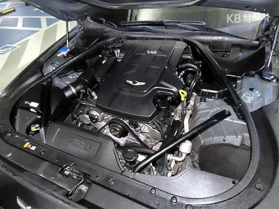 Genesis G803.3 GDI AWD Prestige - 19