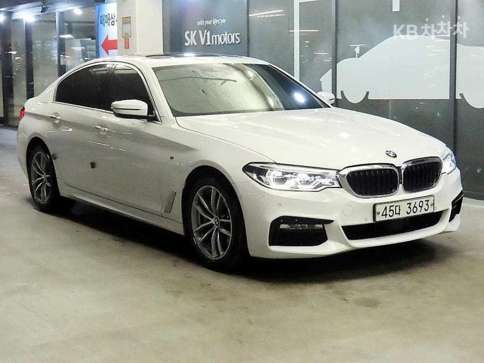 BMW 올New5 Series (G30) 530i M Sport Plus - Image 1