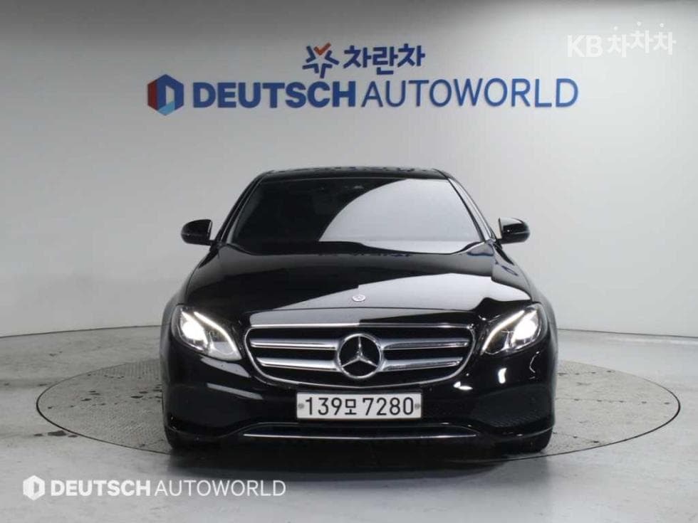 Mercedes-Benz E-Class (W213)E300 Avantgarde - 3