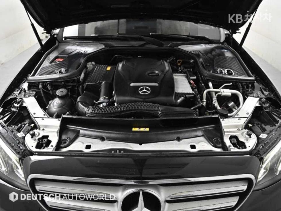 Mercedes-Benz E-Class (W213)E300 Avantgarde - 6