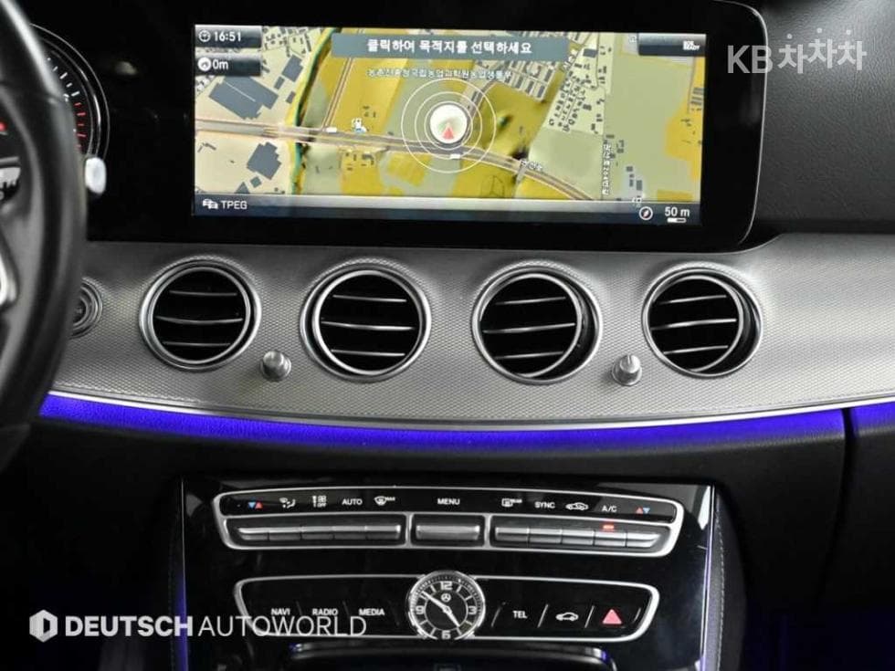 Mercedes-Benz E-Class (W213)E300 Avantgarde - 14