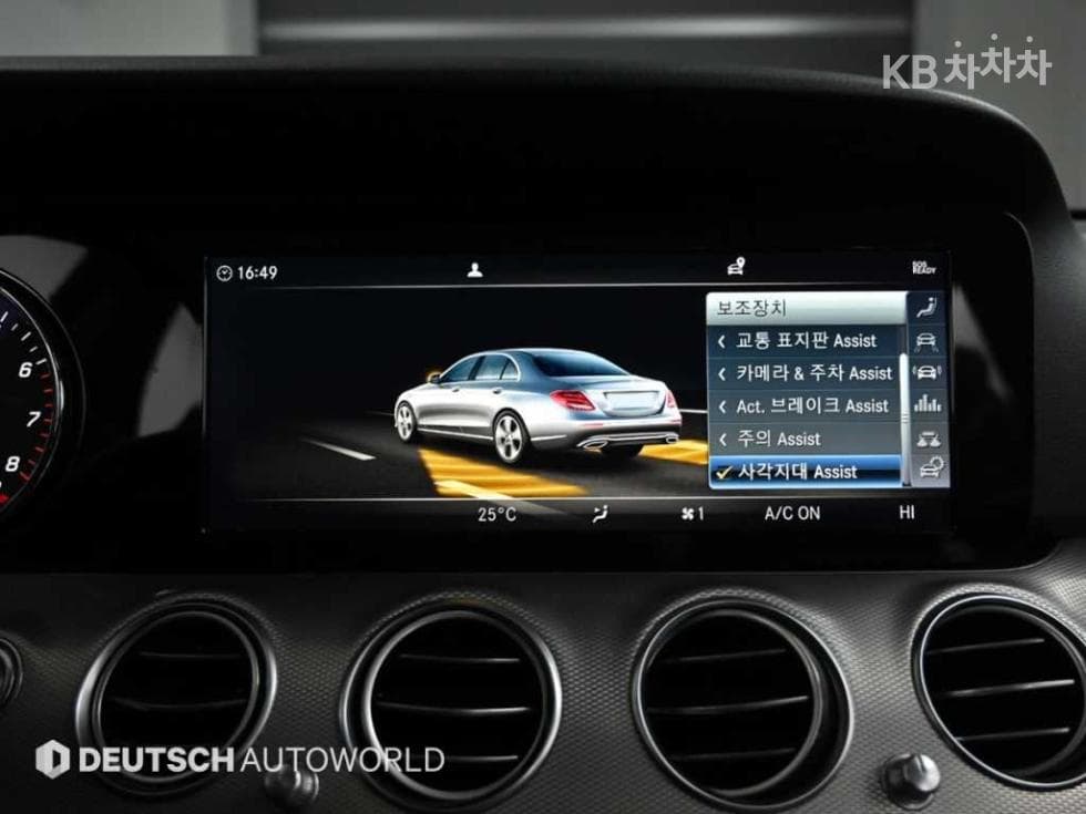 Mercedes-Benz E-Class (W213)E300 Avantgarde - 17