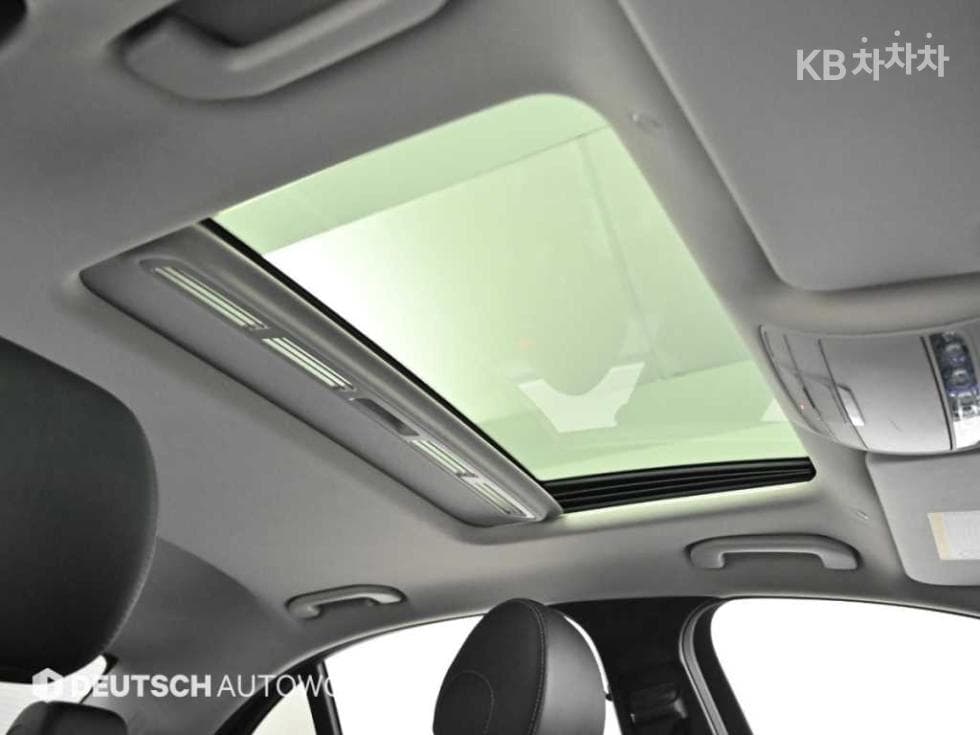 Mercedes-Benz E-Class (W213)E300 Avantgarde - 19