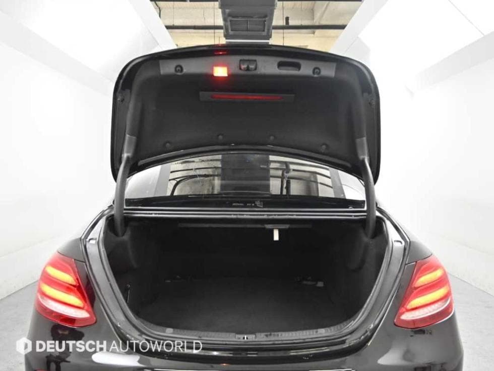 Mercedes-Benz E-Class (W213)E300 Avantgarde - 20