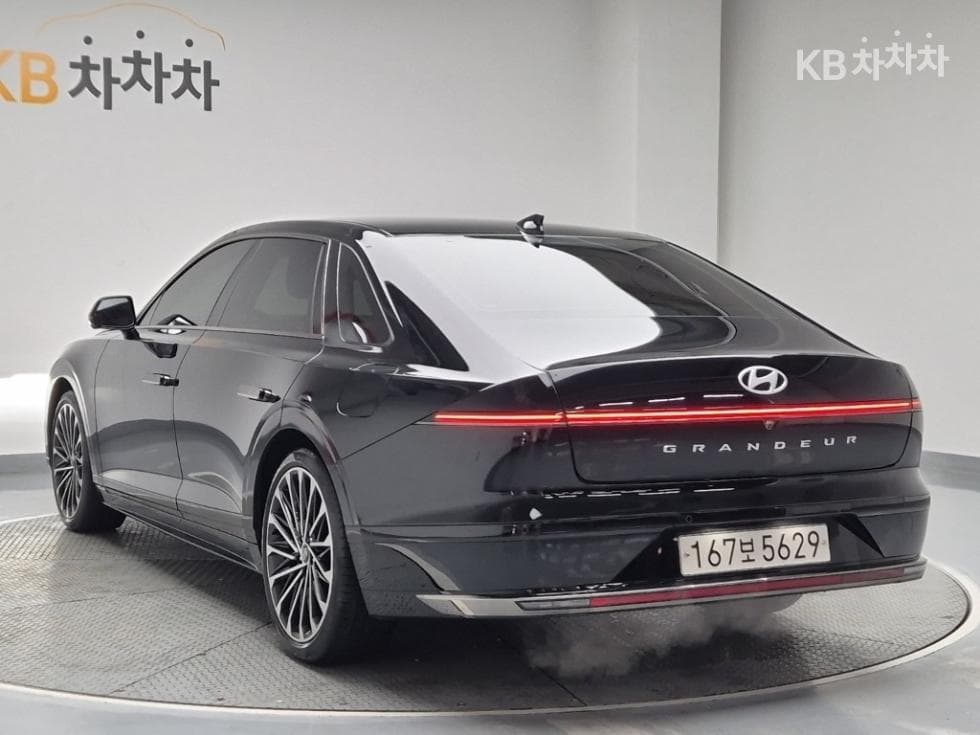 Hyundai The All New Grandeur (Azera)3.5 Gasoline AWD Calligraphy - 2