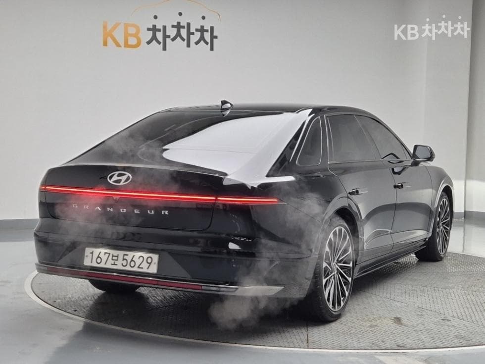 Hyundai The All New Grandeur (Azera)3.5 Gasoline AWD Calligraphy - 3