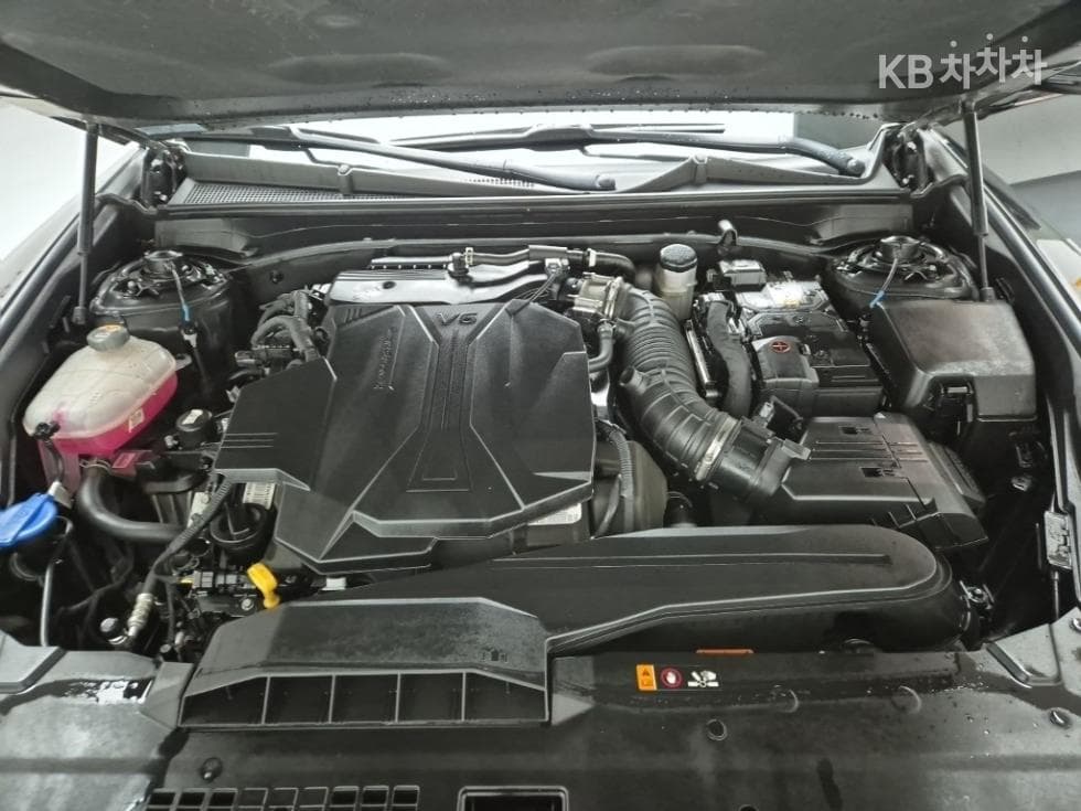 Hyundai The All New Grandeur (Azera)3.5 Gasoline AWD Calligraphy - 5