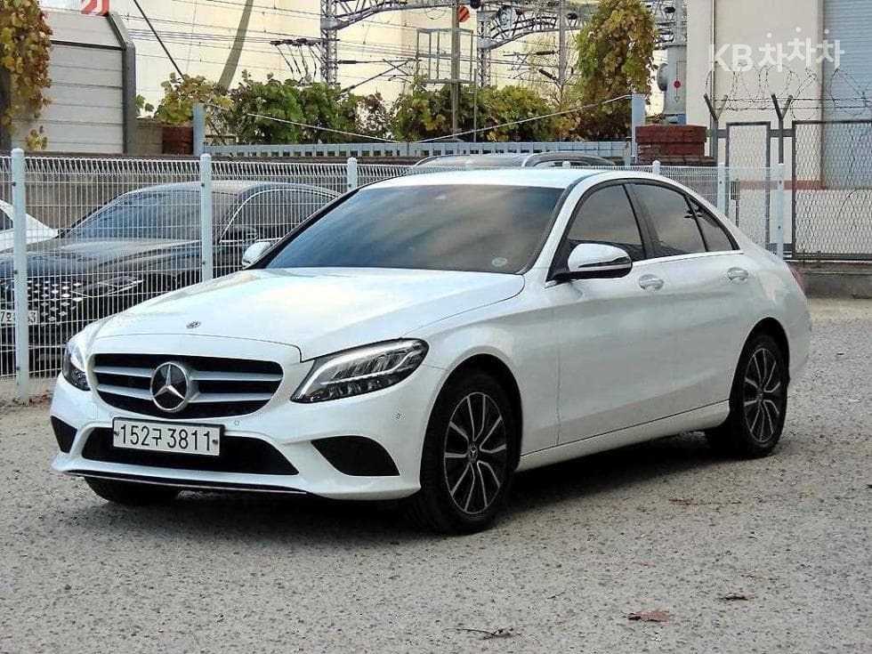 Mercedes-Benz The New (facelift) C-Class C200 W205(14~) - Image 1