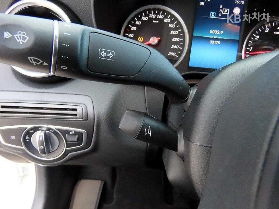 Mercedes-Benz The New (facelift) C-ClassC200 W205 - 12