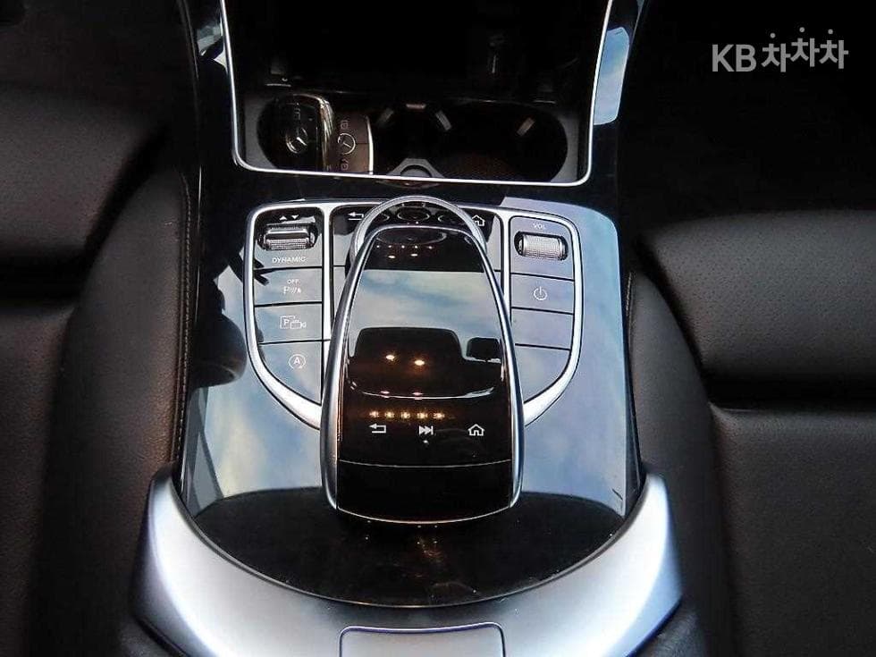 Mercedes-Benz The New (facelift) C-ClassC200 W205 - 13