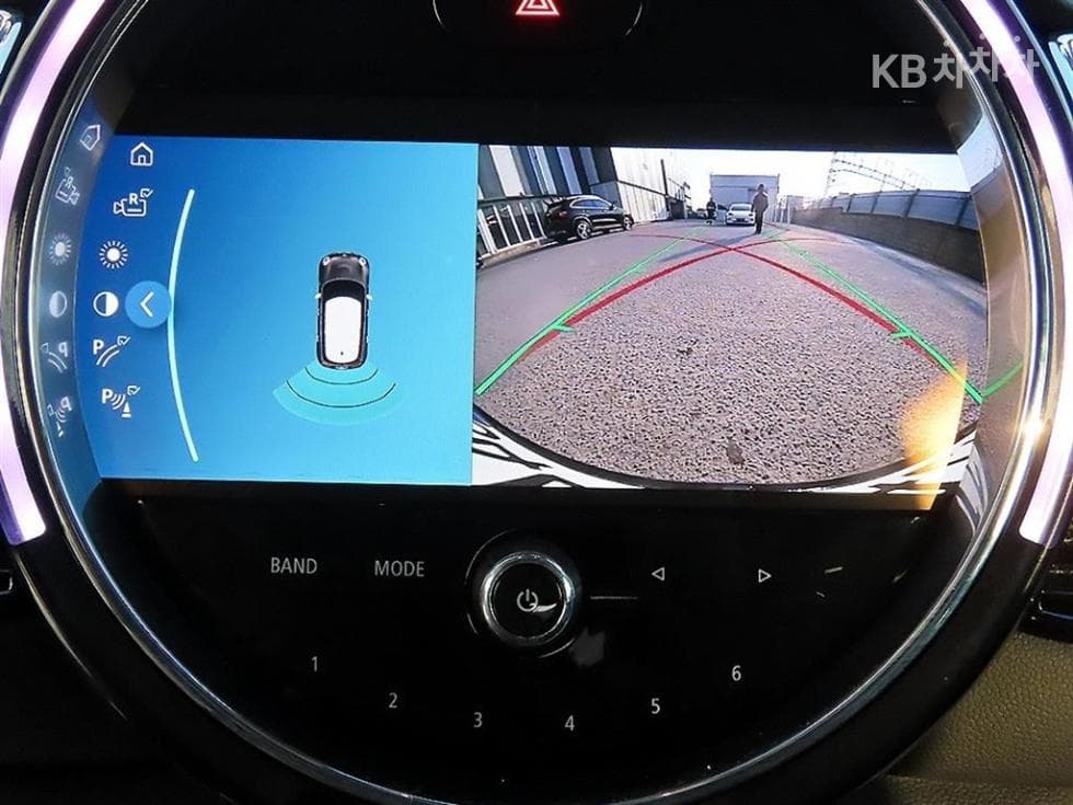 Мини 클럽맨 Второ поколение1.5 Cooper Стандартен - 14