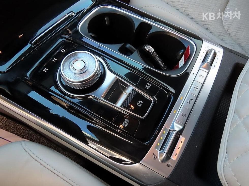 Киа Канивал 4-то поколениеD2.2 9-местен Signature - 11