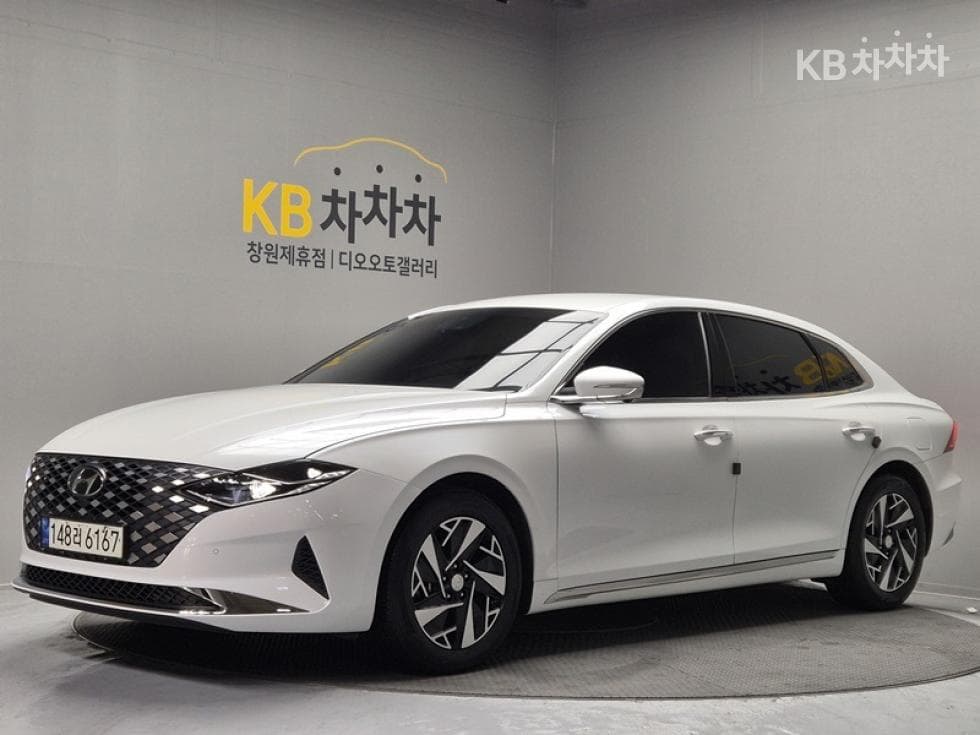 Hyundai The New (facelift) Grandeur (Azera) Hybrid 2.4 Le Blanc - Image 1